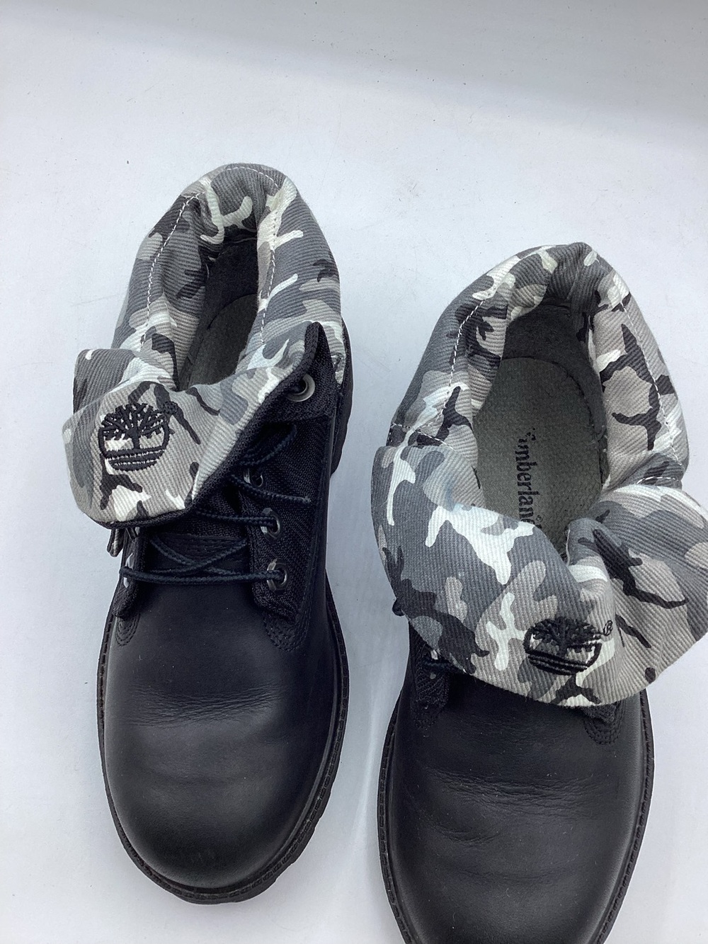 Timberland Roll Top Ankle Boots With Gray camo fold down collarChildren’s Size 4